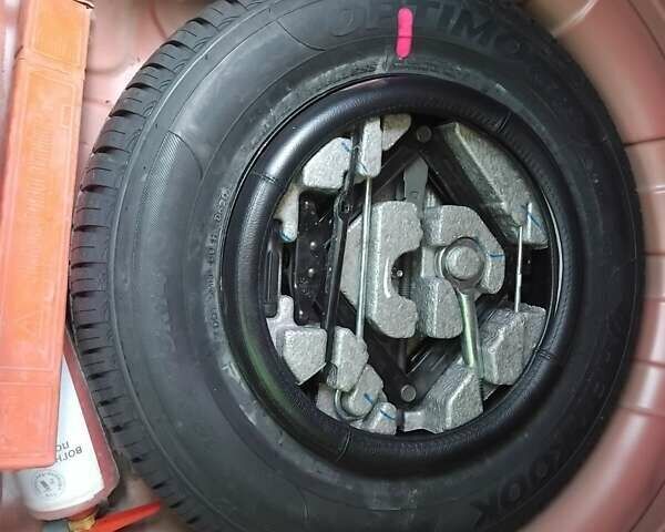 Красный Равон R4, объемом двигателя 1.49 л и пробегом 24 тыс. км за 6800 $, фото 3 на Automoto.ua