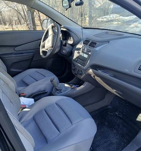 Равон R4, объемом двигателя 1.5 л и пробегом 42 тыс. км за 7000 $, фото 4 на Automoto.ua