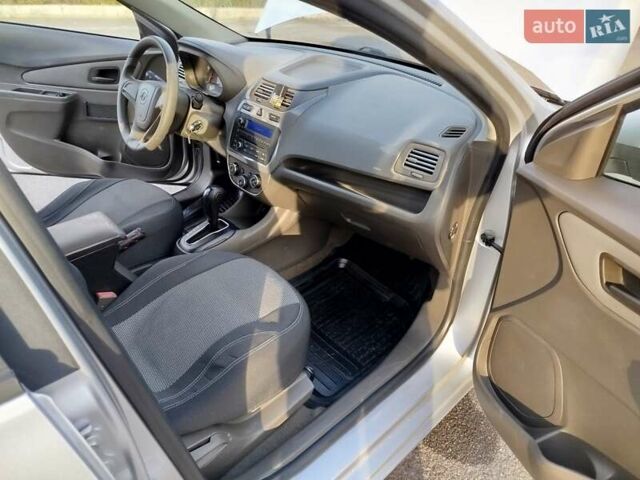 Равон R4 2017 в Львове на Automoto.ua Серый Равон R4, объемом двигателя 1.49 л и пробегом 129 тыс. км за 5950 $, фото 14 на Automoto.ua