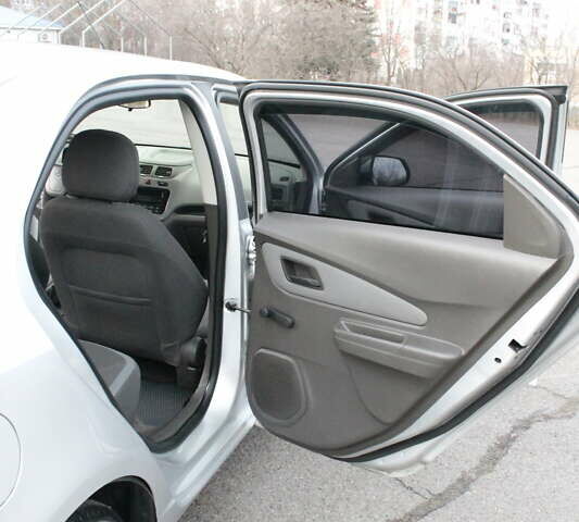 Сірий Равон R4, об'ємом двигуна 1.49 л та пробігом 121 тис. км за 7000 $, фото 17 на Automoto.ua