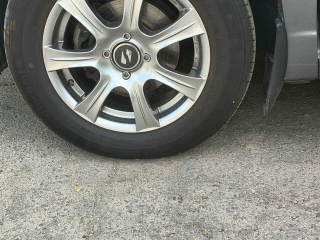 Сірий Равон R4, об'ємом двигуна 1.49 л та пробігом 27 тис. км за 9000 $, фото 4 на Automoto.ua