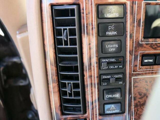 Коричневый Ретро автомобили Класичні, объемом двигателя 3.8 л и пробегом 180 тыс. км за 30000 $, фото 21 на Automoto.ua