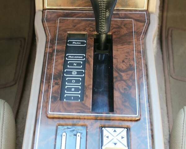 Коричневый Ретро автомобили Класичні, объемом двигателя 3.8 л и пробегом 180 тыс. км за 30000 $, фото 19 на Automoto.ua