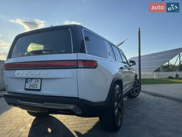 Белый Rivian R1S, объемом двигателя 0 л и пробегом 3 тыс. км за 75000 $, фото 35 на Automoto.ua