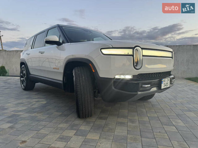 Белый Rivian R1S, объемом двигателя 0 л и пробегом 3 тыс. км за 75000 $, фото 3 на Automoto.ua
