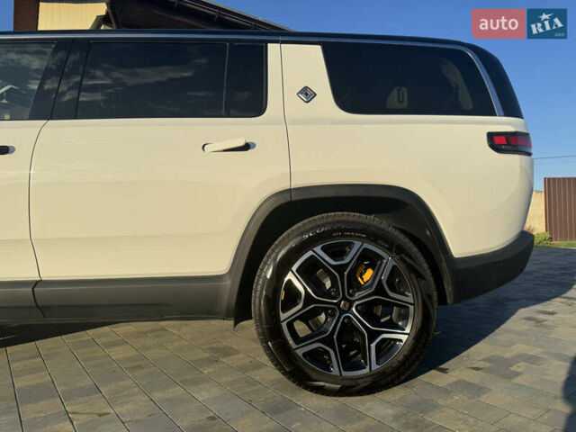Білий Rivian R1S, об'ємом двигуна 0 л та пробігом 3 тис. км за 75000 $, фото 33 на Automoto.ua