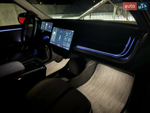 Белый Rivian R1S, объемом двигателя 0 л и пробегом 3 тыс. км за 75000 $, фото 42 на Automoto.ua