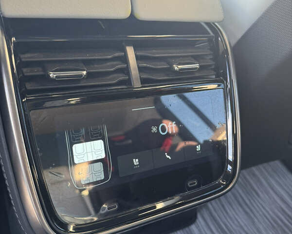 Білий Rivian R1S, об'ємом двигуна 0 л та пробігом 3 тис. км за 75000 $, фото 28 на Automoto.ua