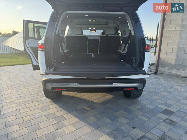 Белый Rivian R1S, объемом двигателя 0 л и пробегом 3 тыс. км за 75000 $, фото 18 на Automoto.ua