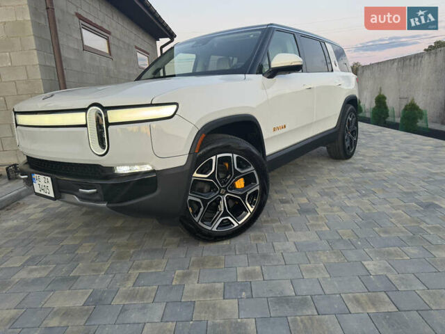 Белый Rivian R1S, объемом двигателя 0 л и пробегом 3 тыс. км за 75000 $, фото 2 на Automoto.ua