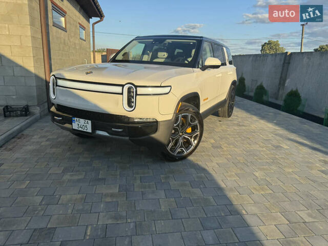 Белый Rivian R1S, объемом двигателя 0 л и пробегом 3 тыс. км за 75000 $, фото 8 на Automoto.ua