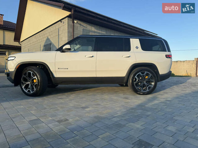Белый Rivian R1S, объемом двигателя 0 л и пробегом 3 тыс. км за 75000 $, фото 6 на Automoto.ua