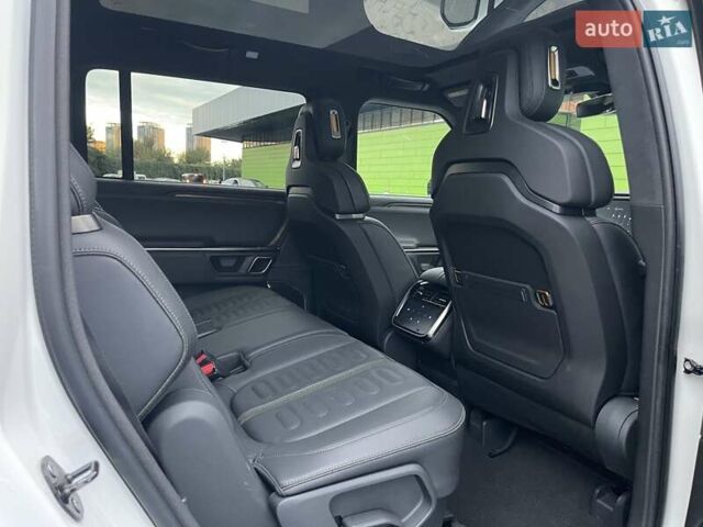 Белый Rivian R1S, объемом двигателя 0 л и пробегом 23 тыс. км за 48500 $, фото 50 на Automoto.ua
