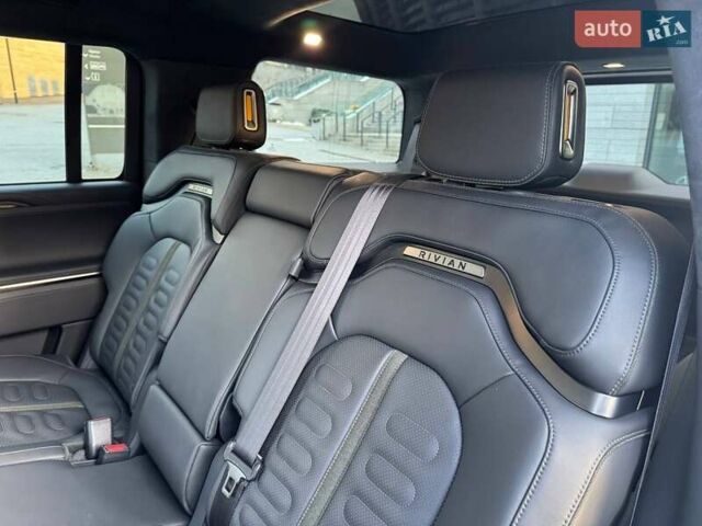 Белый Rivian R1S, объемом двигателя 0 л и пробегом 22 тыс. км за 55900 $, фото 37 на Automoto.ua