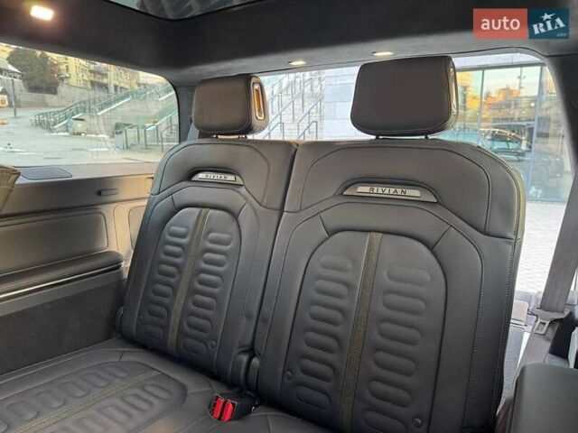 Белый Rivian R1S, объемом двигателя 0 л и пробегом 22 тыс. км за 55900 $, фото 42 на Automoto.ua