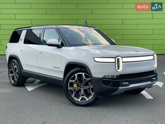 Белый Rivian R1S, объемом двигателя 0 л и пробегом 23 тыс. км за 48500 $, фото 5 на Automoto.ua