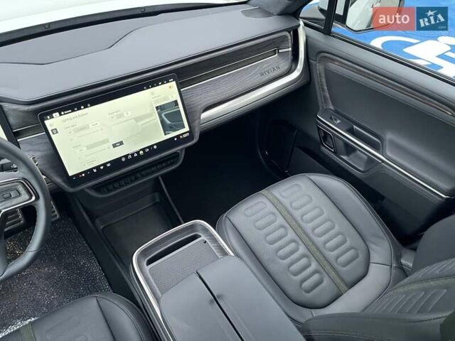 Белый Rivian R1S, объемом двигателя 0 л и пробегом 23 тыс. км за 48500 $, фото 33 на Automoto.ua