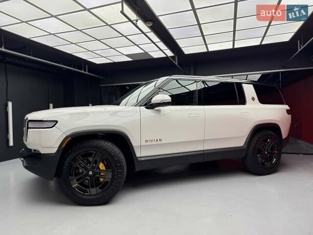 Белый Rivian R1S, объемом двигателя 0 л и пробегом 21 тыс. км за 44900 $, фото 5 на Automoto.ua