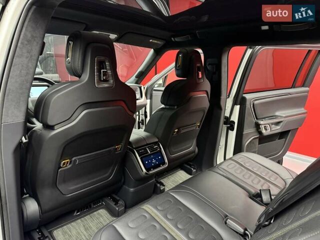 Белый Rivian R1S, объемом двигателя 0 л и пробегом 21 тыс. км за 44900 $, фото 49 на Automoto.ua
