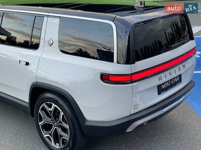 Белый Rivian R1S, объемом двигателя 0 л и пробегом 23 тыс. км за 48500 $, фото 12 на Automoto.ua
