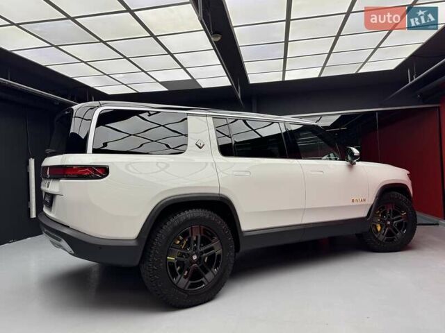 Белый Rivian R1S, объемом двигателя 0 л и пробегом 21 тыс. км за 44900 $, фото 19 на Automoto.ua