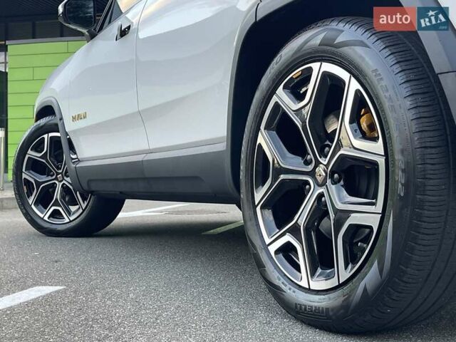 Белый Rivian R1S, объемом двигателя 0 л и пробегом 23 тыс. км за 48500 $, фото 14 на Automoto.ua