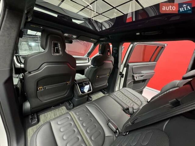 Белый Rivian R1S, объемом двигателя 0 л и пробегом 21 тыс. км за 44900 $, фото 50 на Automoto.ua