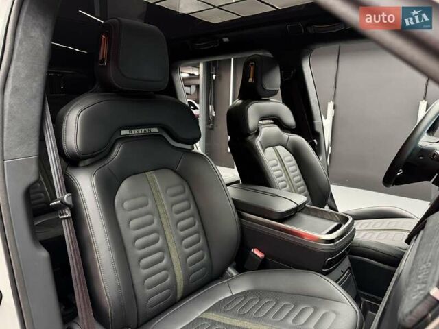 Белый Rivian R1S, объемом двигателя 0 л и пробегом 21 тыс. км за 44900 $, фото 68 на Automoto.ua