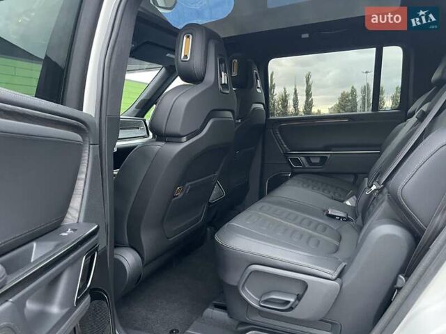 Белый Rivian R1S, объемом двигателя 0 л и пробегом 23 тыс. км за 48500 $, фото 54 на Automoto.ua