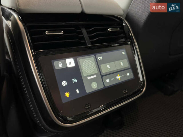 Белый Rivian R1S, объемом двигателя 0 л и пробегом 21 тыс. км за 55000 $, фото 13 на Automoto.ua