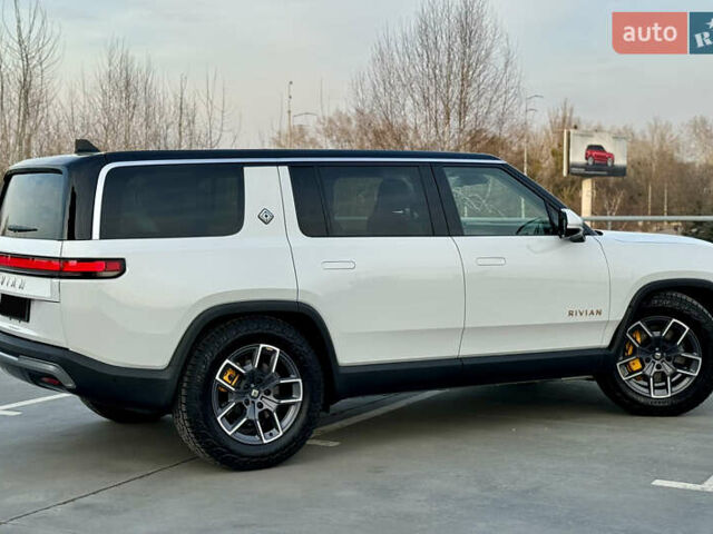 Белый Rivian R1S, объемом двигателя 0 л и пробегом 5 тыс. км за 53900 $, фото 7 на Automoto.ua