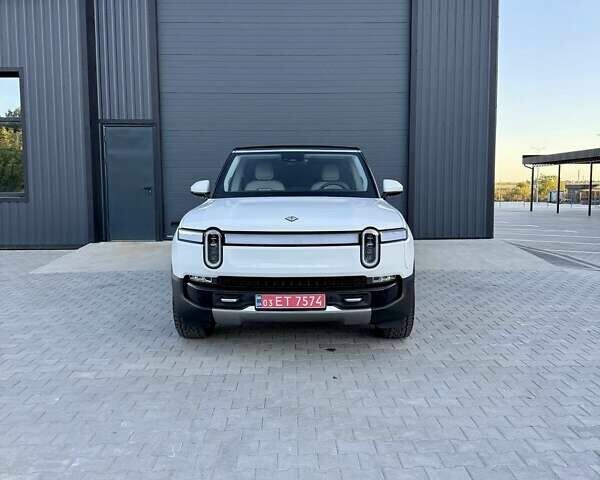 Белый Rivian R1S, объемом двигателя 0 л и пробегом 19 тыс. км за 47777 $, фото 29 на Automoto.ua
