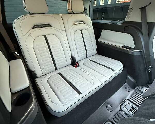 Белый Rivian R1S, объемом двигателя 0 л и пробегом 19 тыс. км за 47777 $, фото 106 на Automoto.ua