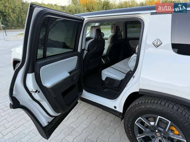 Белый Rivian R1S, объемом двигателя 0 л и пробегом 19 тыс. км за 47777 $, фото 128 на Automoto.ua