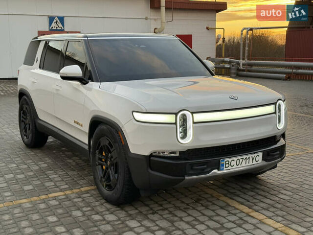 Белый Rivian R1S, объемом двигателя 0 л и пробегом 35 тыс. км за 58000 $, фото 2 на Automoto.ua