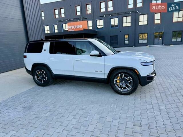 Белый Rivian R1S, объемом двигателя 0 л и пробегом 19 тыс. км за 47777 $, фото 3 на Automoto.ua