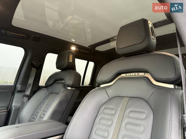 Білий Rivian R1S, об'ємом двигуна 0 л та пробігом 35 тис. км за 55000 $, фото 25 на Automoto.ua