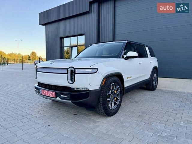 Белый Rivian R1S, объемом двигателя 0 л и пробегом 19 тыс. км за 47777 $, фото 1 на Automoto.ua