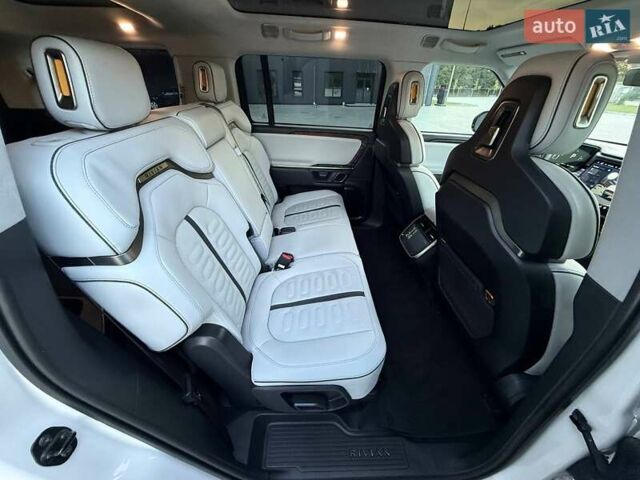 Белый Rivian R1S, объемом двигателя 0 л и пробегом 19 тыс. км за 47777 $, фото 119 на Automoto.ua