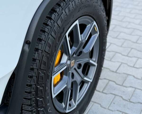 Белый Rivian R1S, объемом двигателя 0 л и пробегом 19 тыс. км за 47777 $, фото 53 на Automoto.ua