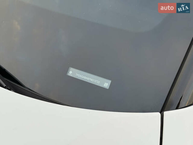 Белый Rivian R1S, объемом двигателя 0 л и пробегом 35 тыс. км за 58000 $, фото 12 на Automoto.ua