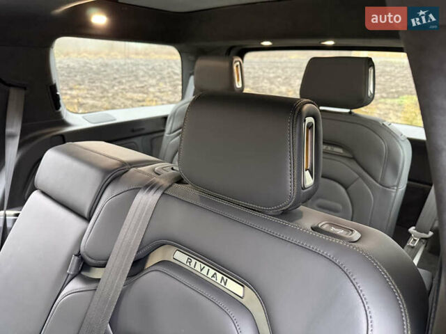 Білий Rivian R1S, об'ємом двигуна 0 л та пробігом 35 тис. км за 55000 $, фото 24 на Automoto.ua