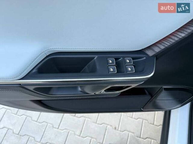 Белый Rivian R1S, объемом двигателя 0 л и пробегом 19 тыс. км за 47777 $, фото 156 на Automoto.ua