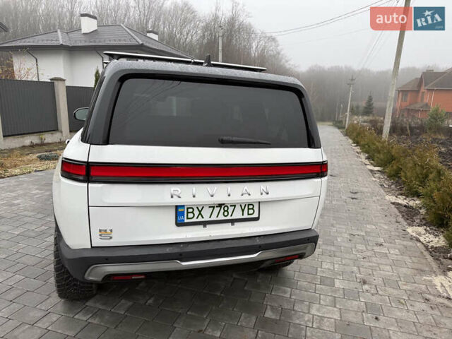Білий Rivian R1S, об'ємом двигуна 0 л та пробігом 35 тис. км за 55000 $, фото 6 на Automoto.ua