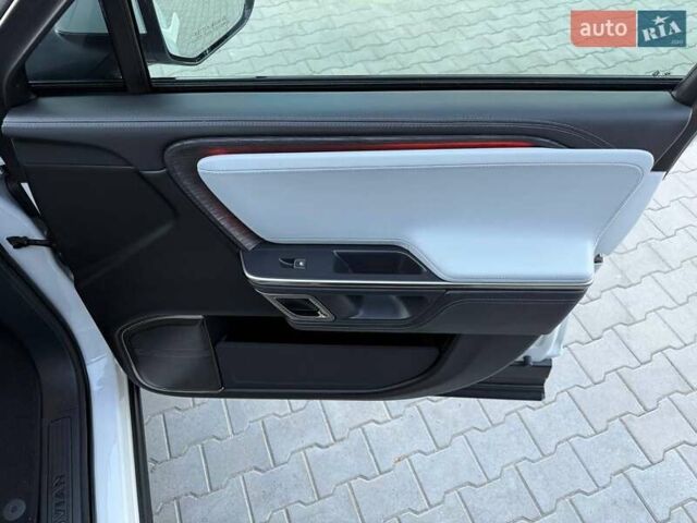 Белый Rivian R1S, объемом двигателя 0 л и пробегом 19 тыс. км за 47777 $, фото 135 на Automoto.ua