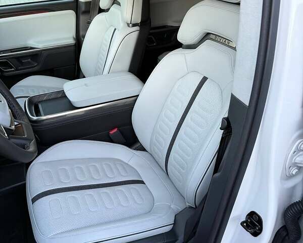 Белый Rivian R1S, объемом двигателя 0 л и пробегом 19 тыс. км за 47777 $, фото 168 на Automoto.ua