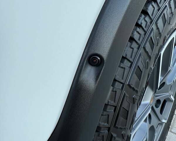 Белый Rivian R1S, объемом двигателя 0 л и пробегом 19 тыс. км за 47777 $, фото 54 на Automoto.ua