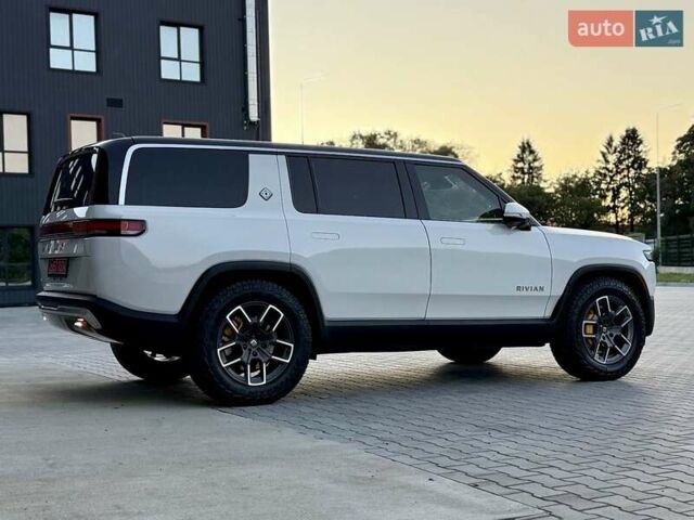 Белый Rivian R1S, объемом двигателя 0 л и пробегом 19 тыс. км за 47777 $, фото 190 на Automoto.ua