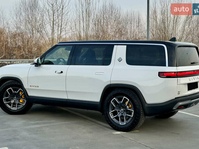 Белый Rivian R1S, объемом двигателя 0 л и пробегом 5 тыс. км за 53900 $, фото 9 на Automoto.ua