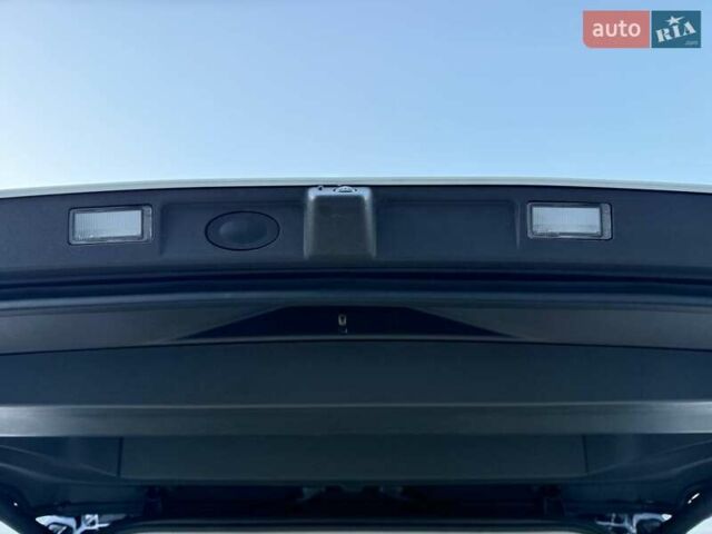 Белый Rivian R1S, объемом двигателя 0 л и пробегом 19 тыс. км за 47777 $, фото 92 на Automoto.ua